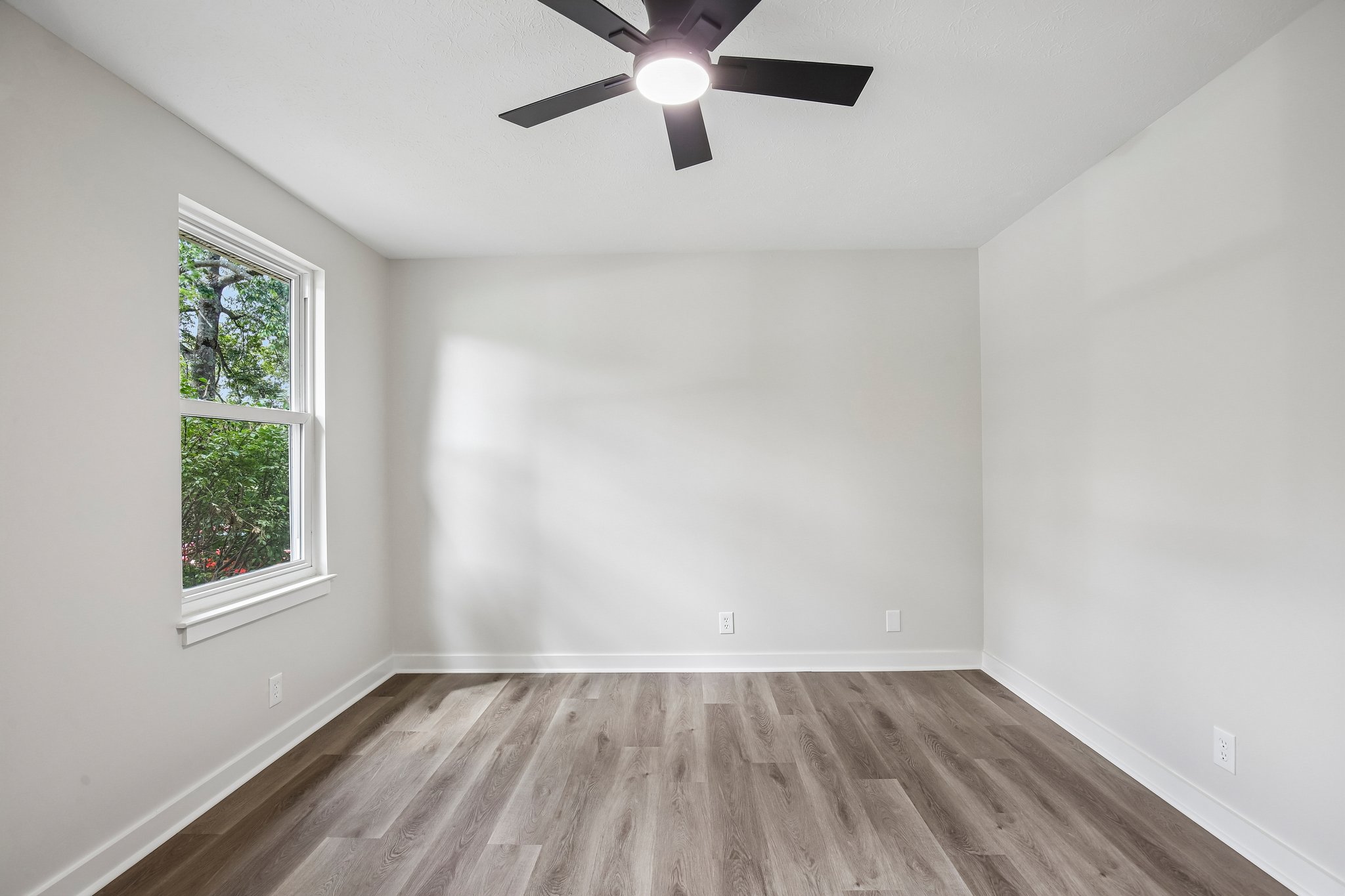 213 Maple St-S1009-028.jpg