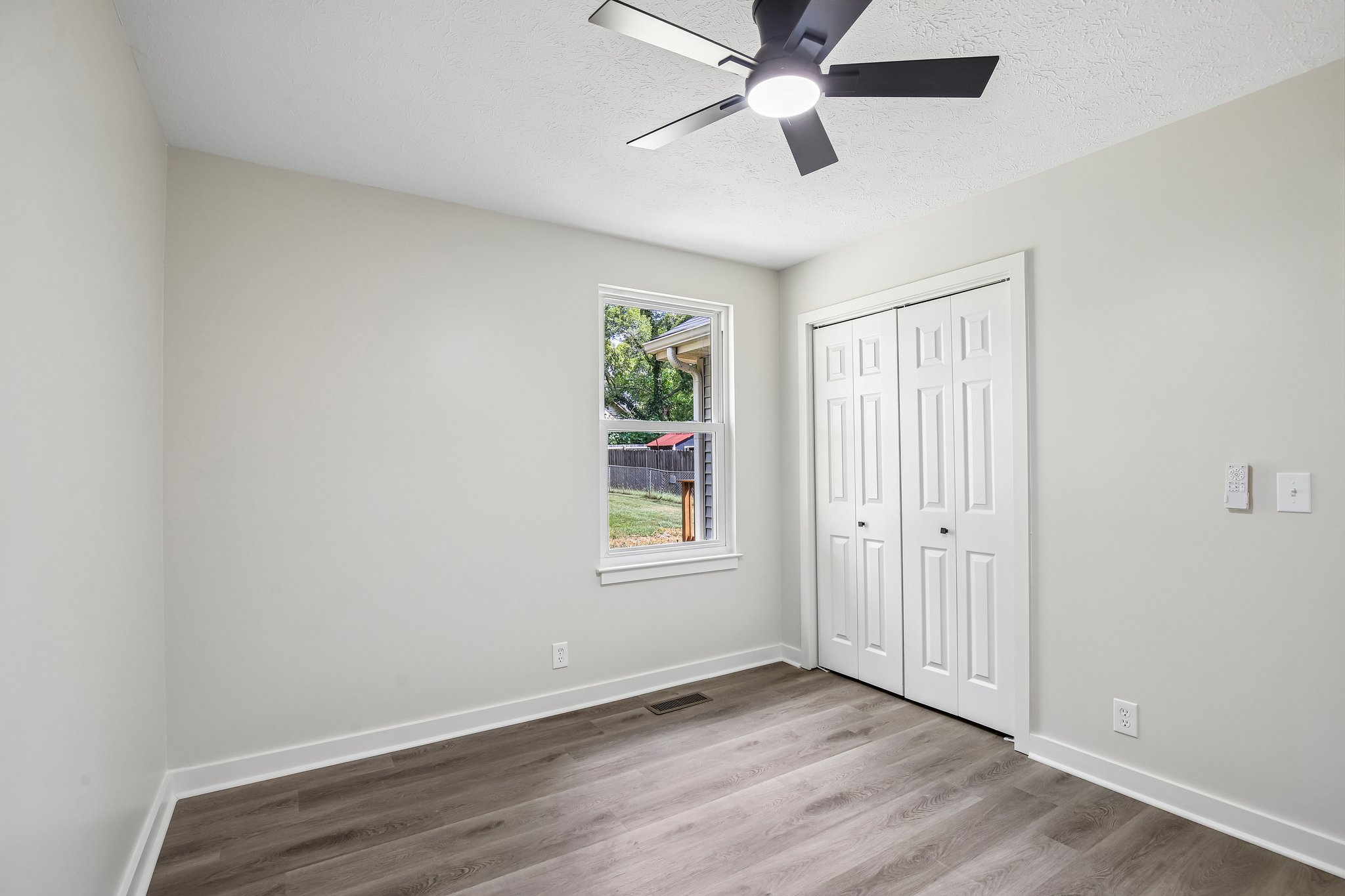 213 Maple St-S1009-030.jpg