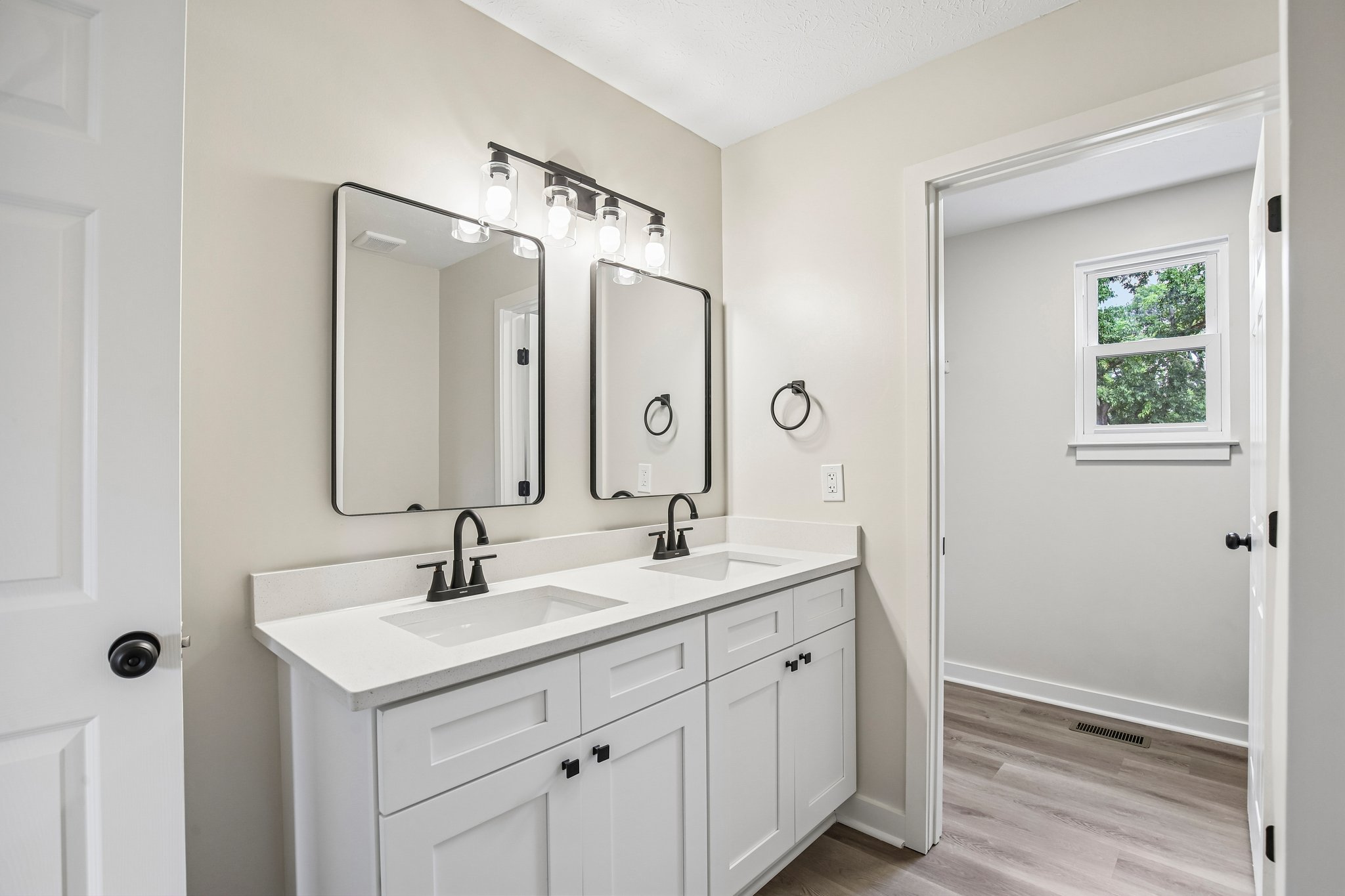 213 Maple St-S1009-033.jpg