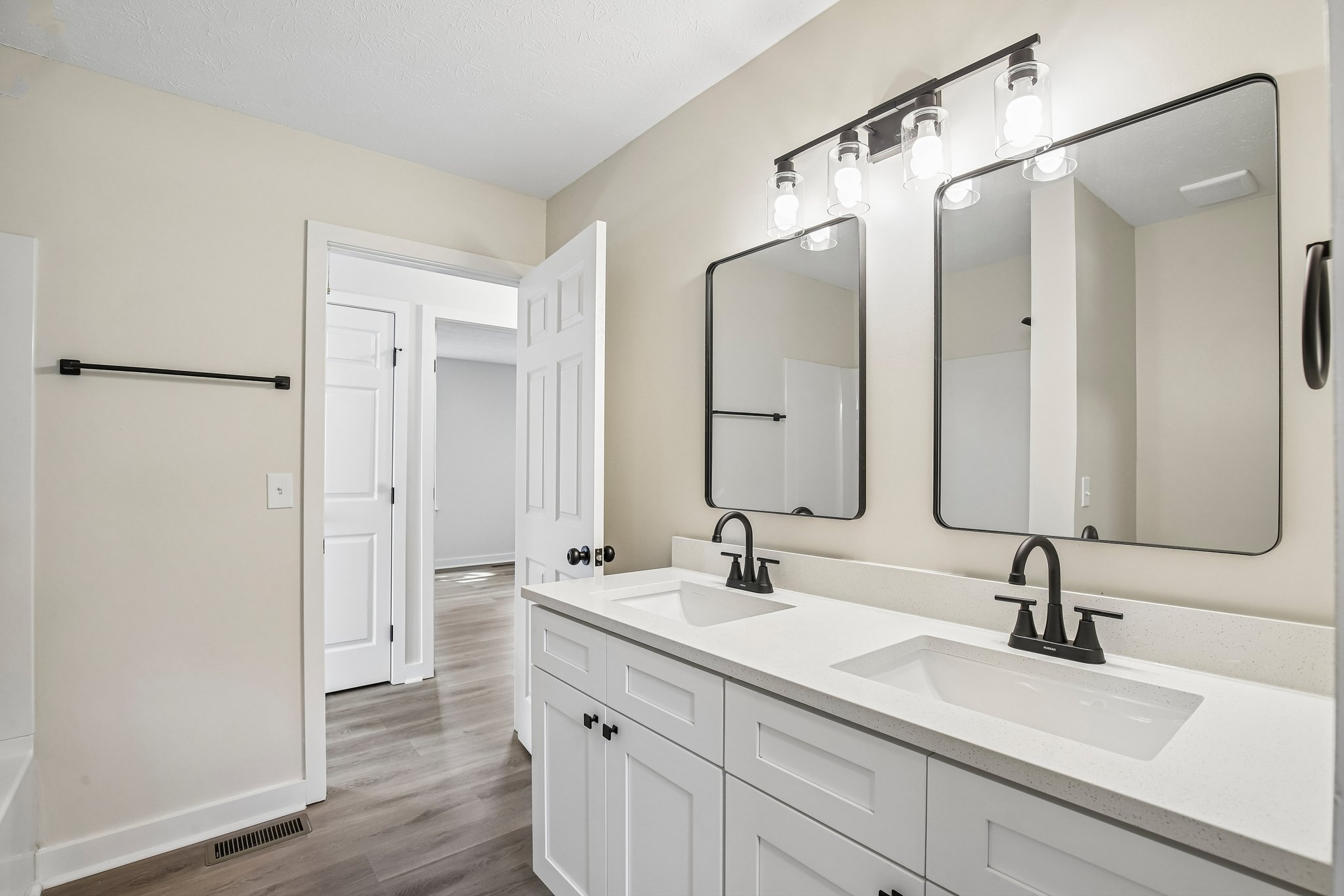 213 Maple St-S1009-034.jpg