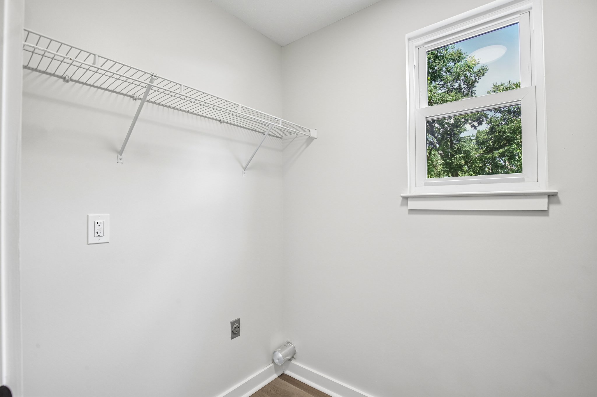 213 Maple St-S1009-035.jpg