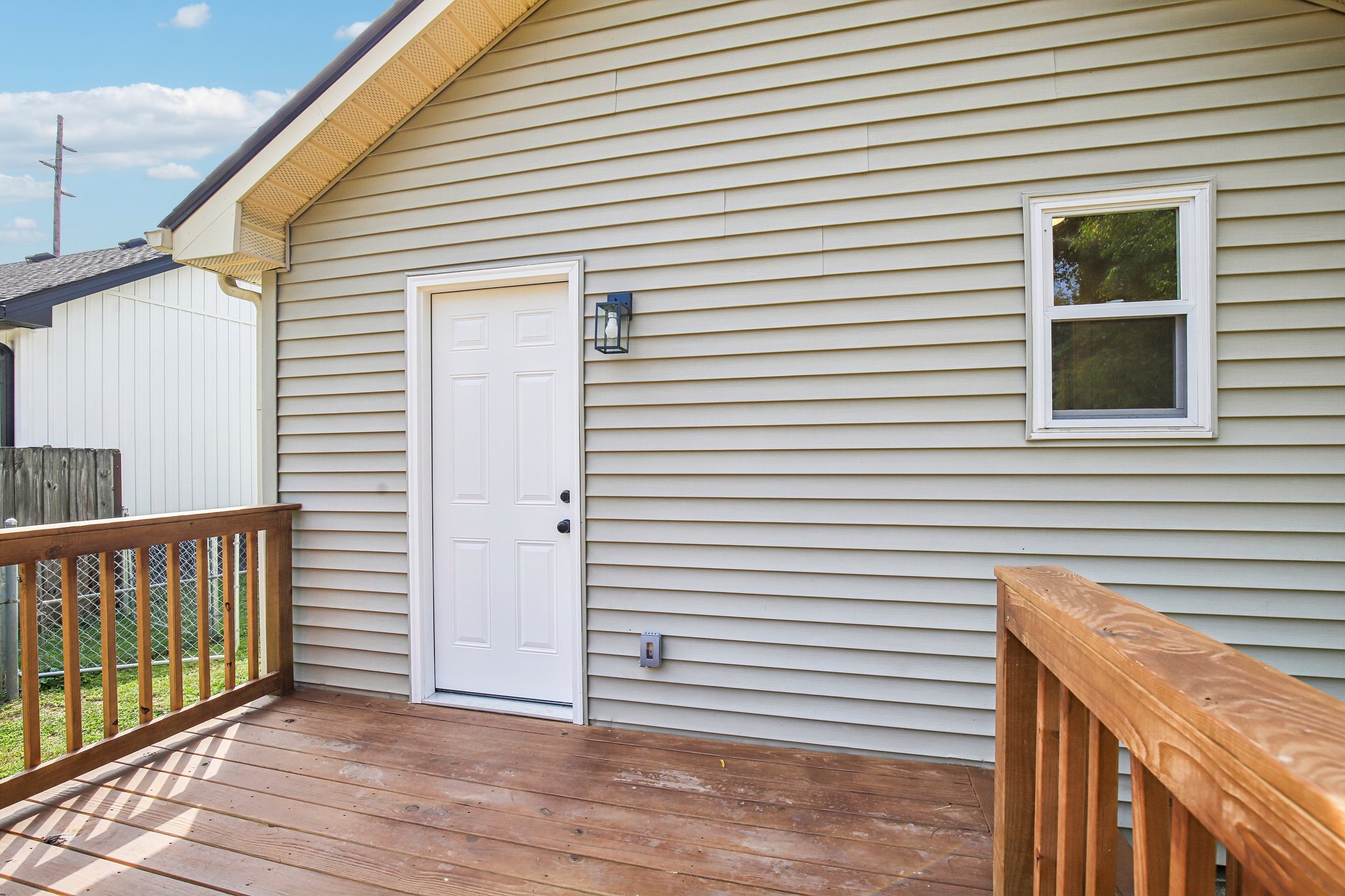 213 Maple St-S1009-037.jpg