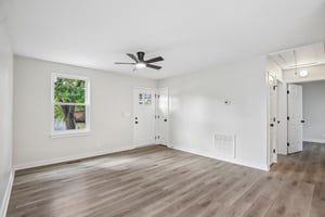 213 Maple St-S1009-010.jpg