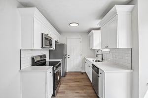 213 Maple St-S1009-019.jpg