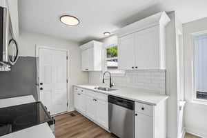213 Maple St-S1009-020.jpg