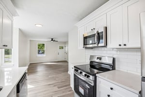 213 Maple St-S1009-023.jpg