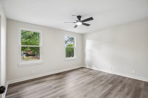 213 Maple St-S1009-024.jpg
