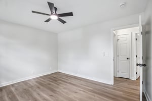 213 Maple St-S1009-027.jpg