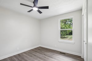213 Maple St-S1009-029.jpg