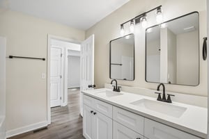 213 Maple St-S1009-034.jpg