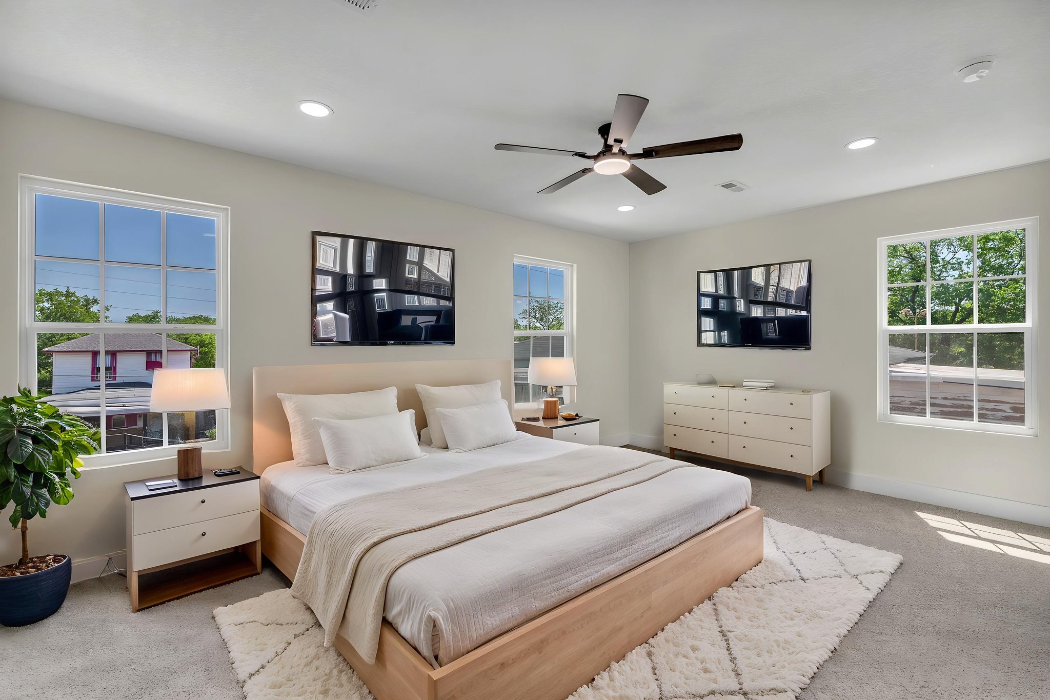 DSC_5302 virtually staged.jpeg