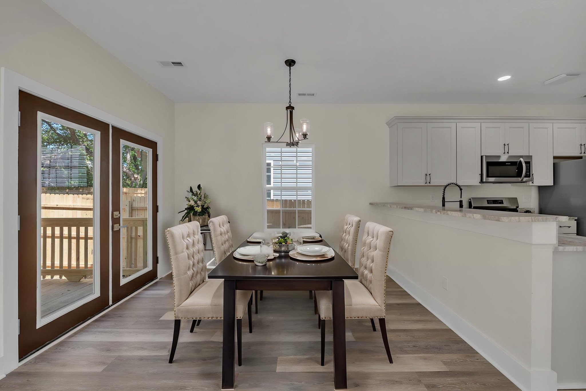 DSC_5226 virtually staged.jpeg