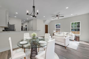 DSC_5211 virtually staged.jpeg