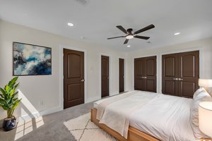 DSC_5293 virtually staged.jpeg