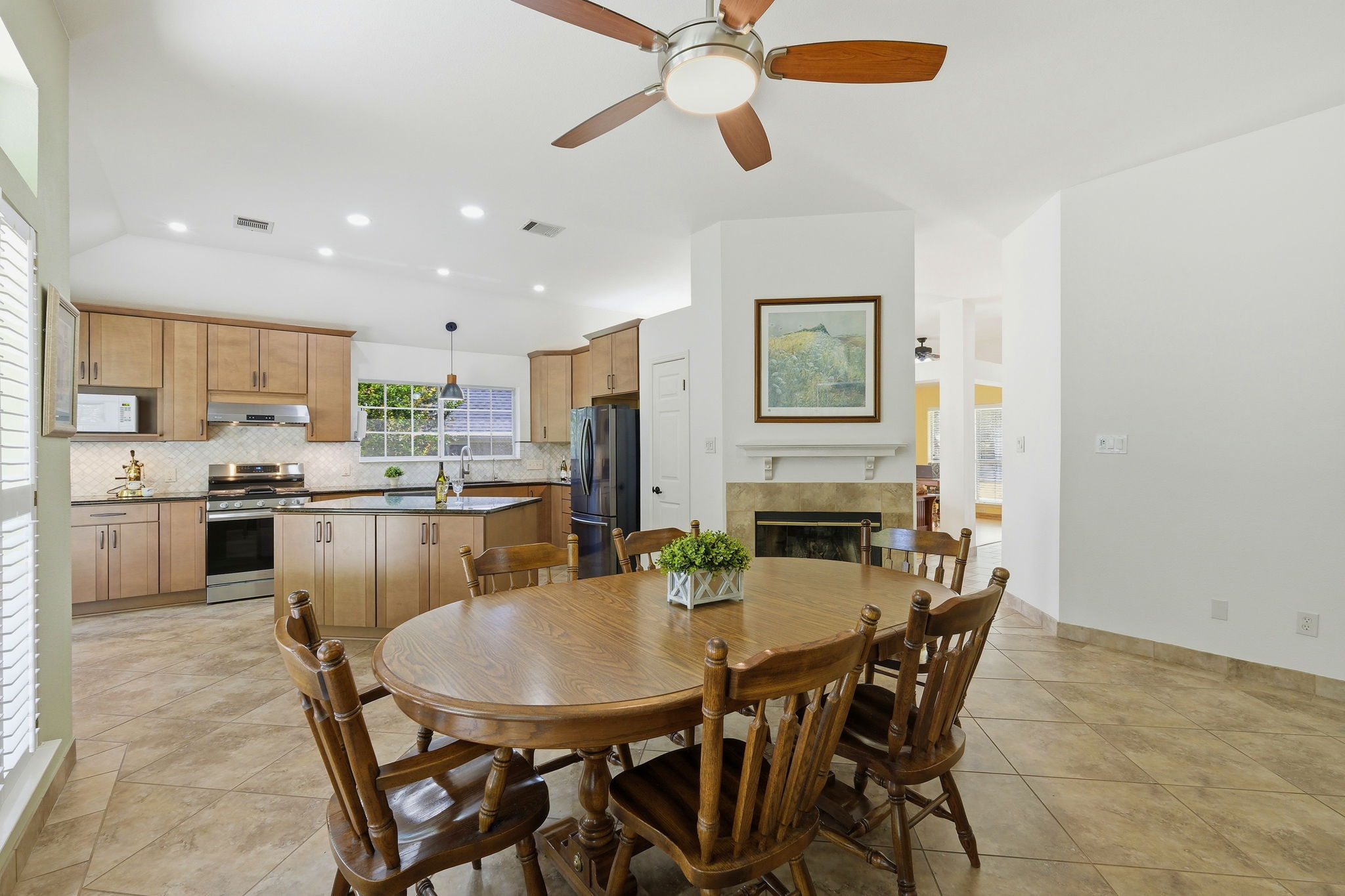Dining/Kitchen