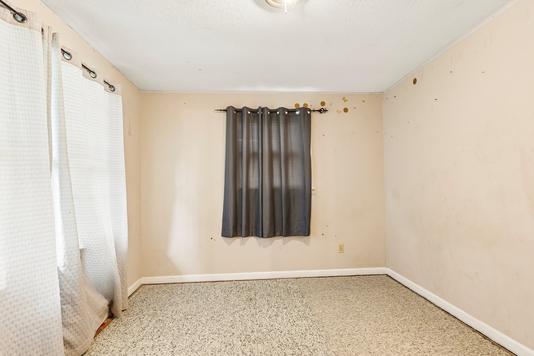 23rd St Pl NE-S1006-018.jpg