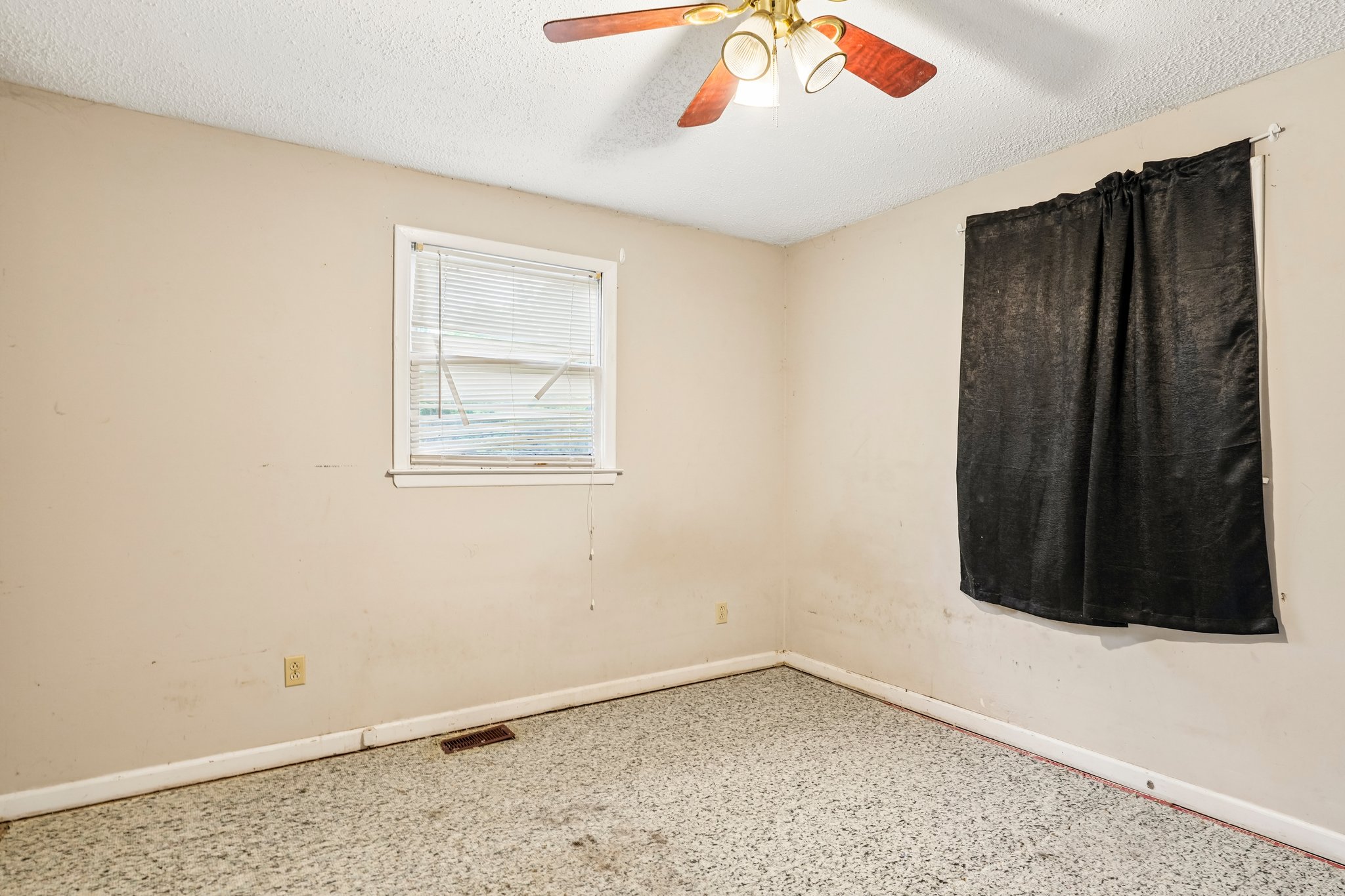 23rd St Pl NE-S1006-022.jpg