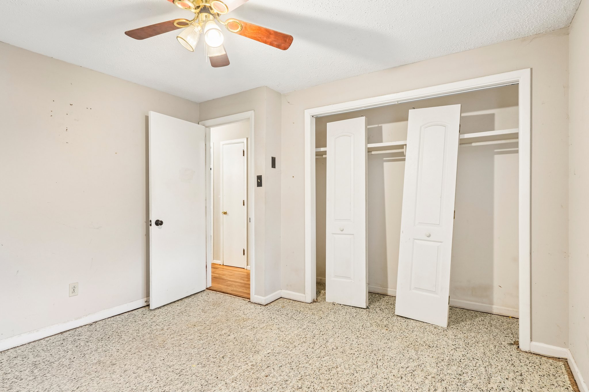 23rd St Pl NE-S1006-023.jpg