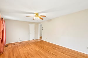 23rd St Pl NE-S1006-006.jpg