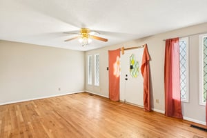 23rd St Pl NE-S1006-007.jpg
