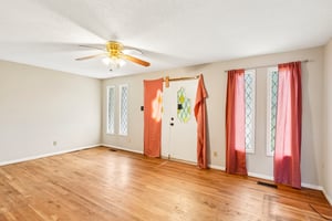 23rd St Pl NE-S1006-008.jpg