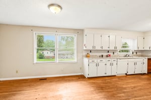 23rd St Pl NE-S1006-010.jpg