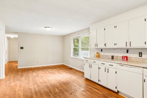 23rd St Pl NE-S1006-013.jpg