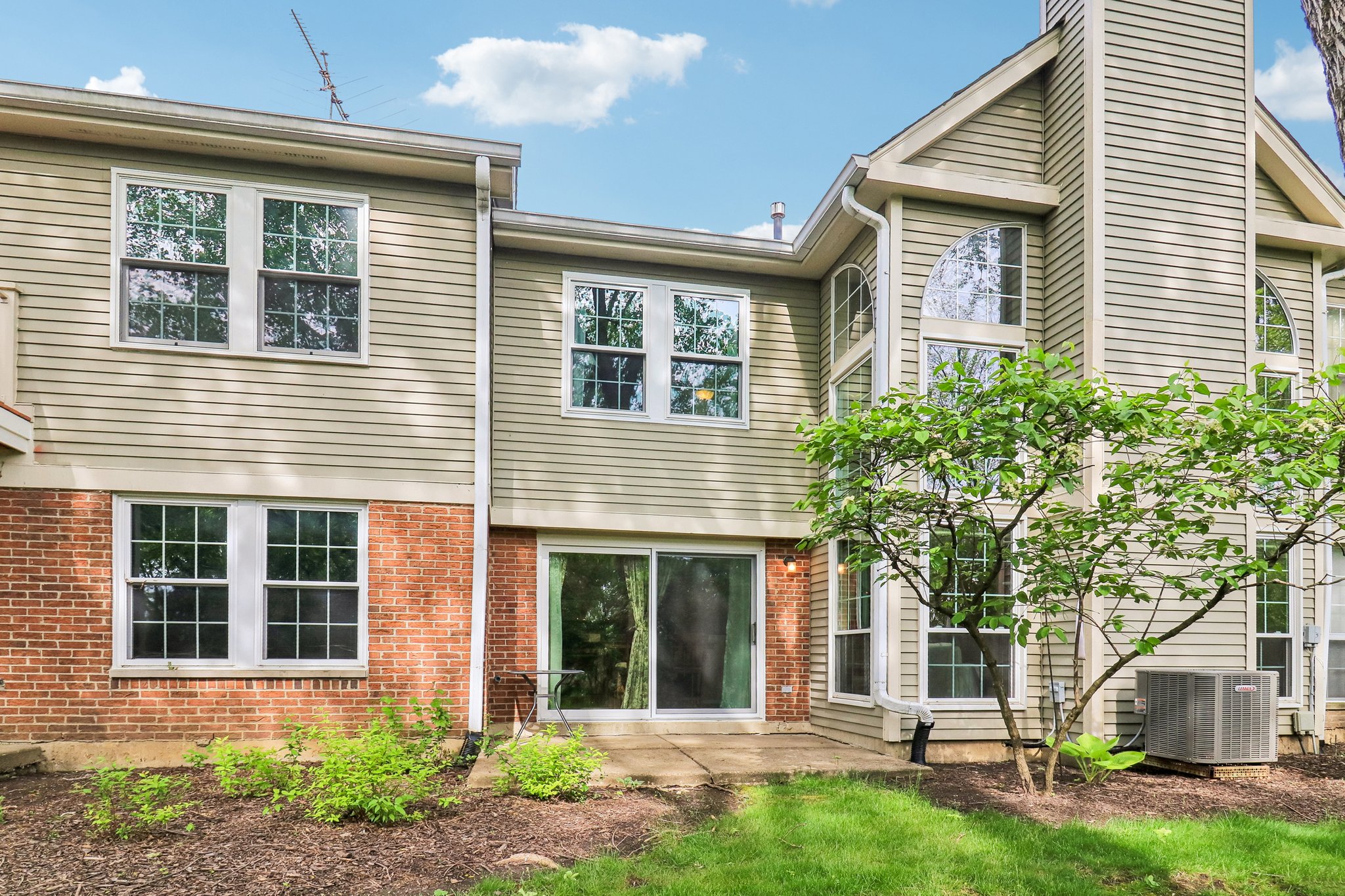 Aberdeen Ct-S2105-033r.jpg