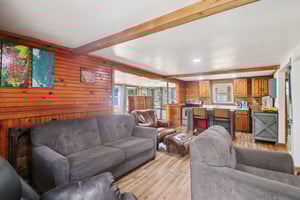 E 10th St-S2806-013.jpg