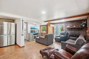 E 10th St-S2806-014.jpg