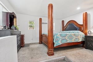 E 10th St-S2806-023.jpg