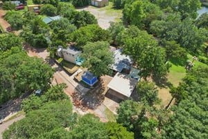E 10th St-S2806-036.jpg