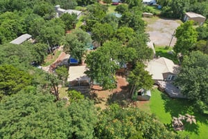E 10th St-S2806-037.jpg