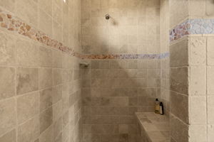  Photo 37