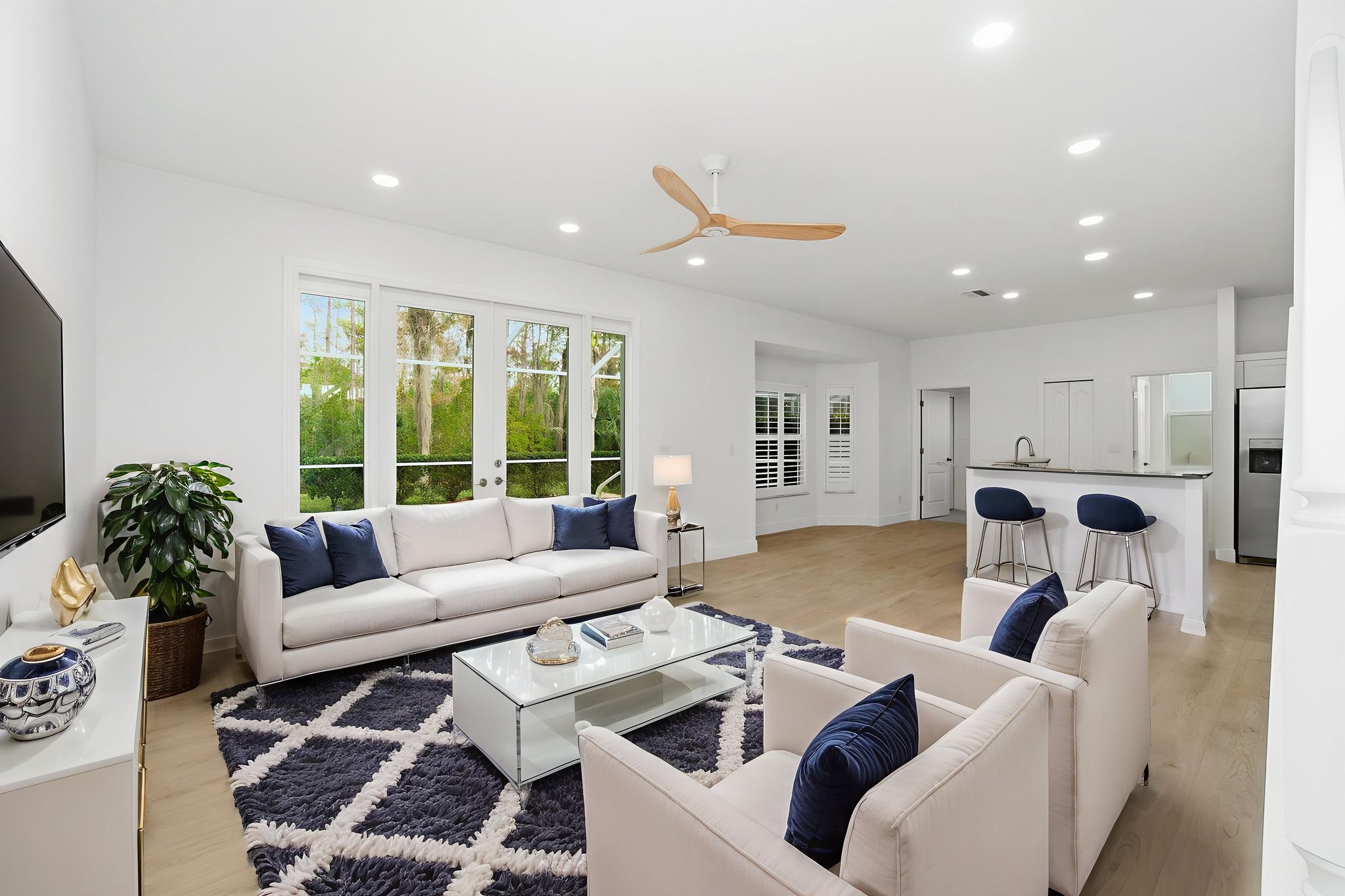 DSC09606 virtually staged.jpeg