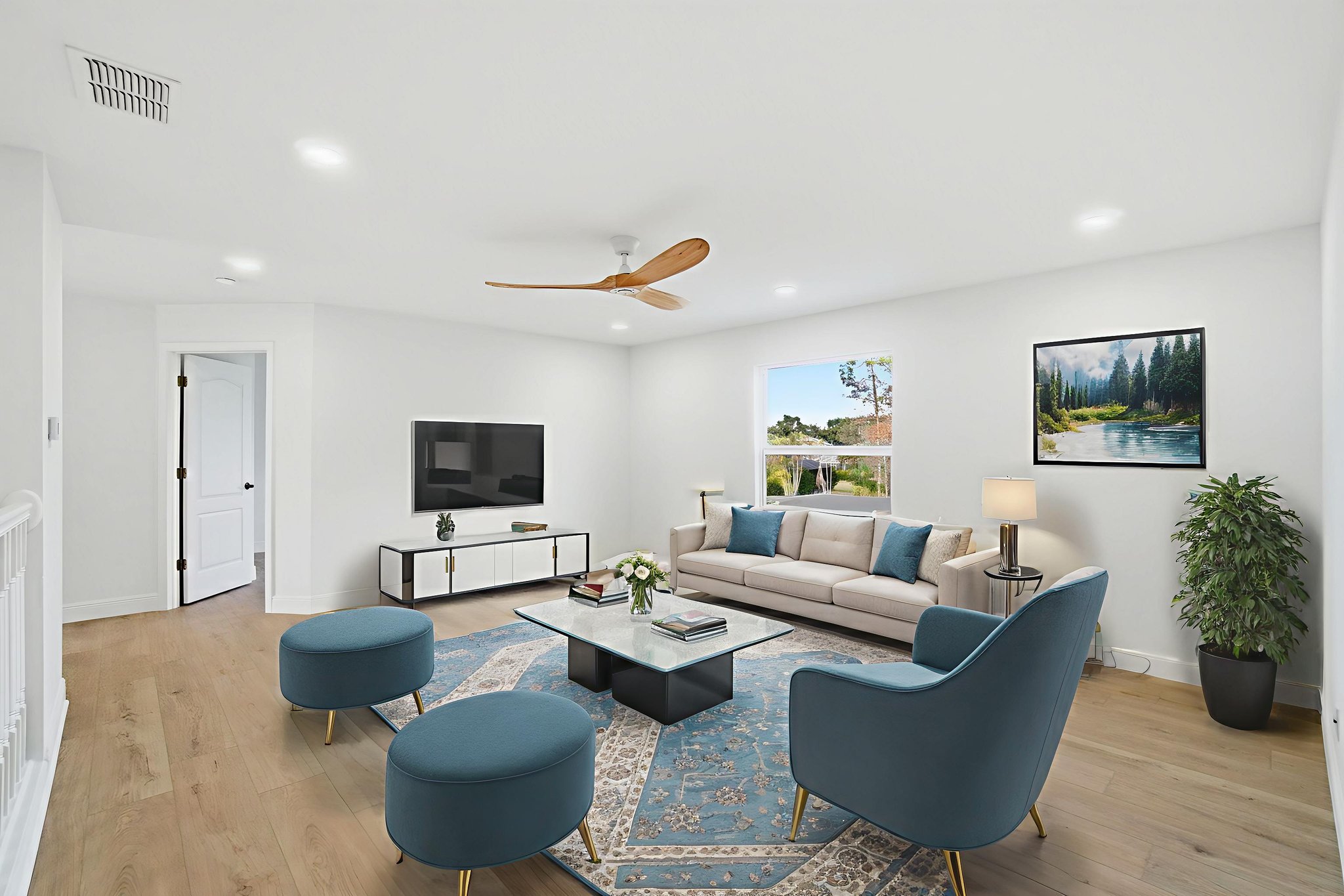 DSC09720 virtually staged.jpeg