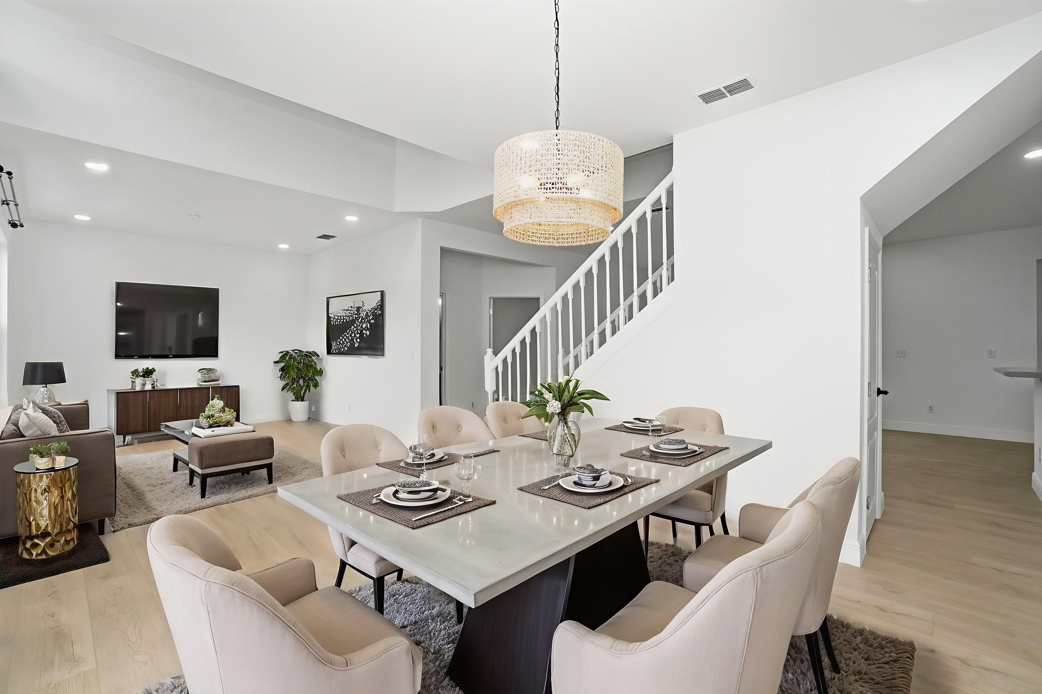 DSC09582 virtually staged.jpeg