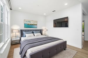 DSC09558 virtually staged.jpeg