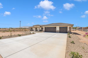 21317 Caribou Rd, Apple Valley, CA 92308, USA Photo 3