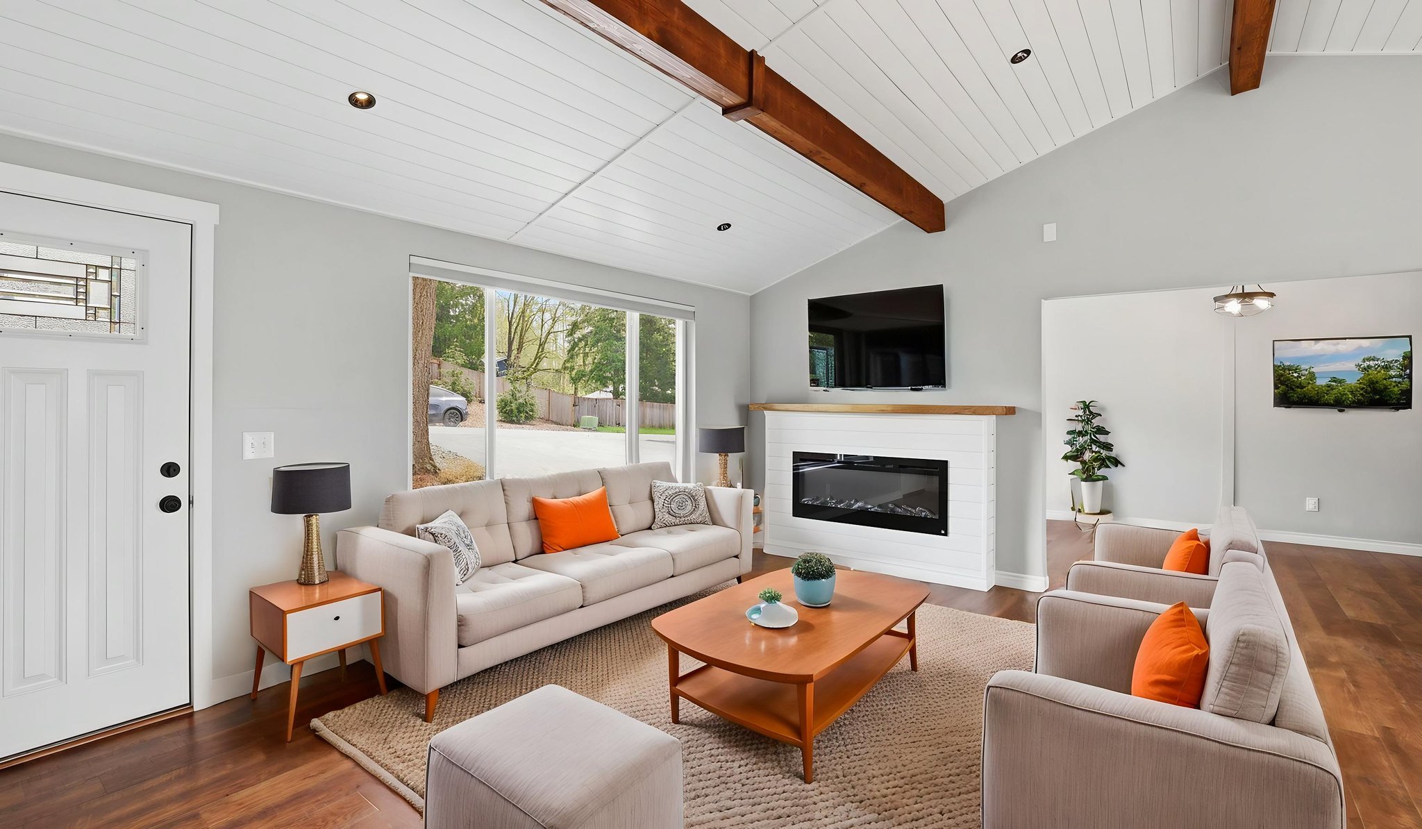 RINW009 virtually staged.jpeg