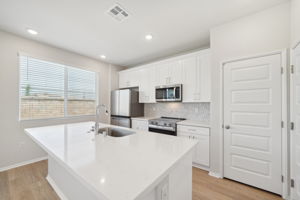 SoCal - Willow at Live Oak - 2132 Bergamot St Redlands CA 92374 - 016