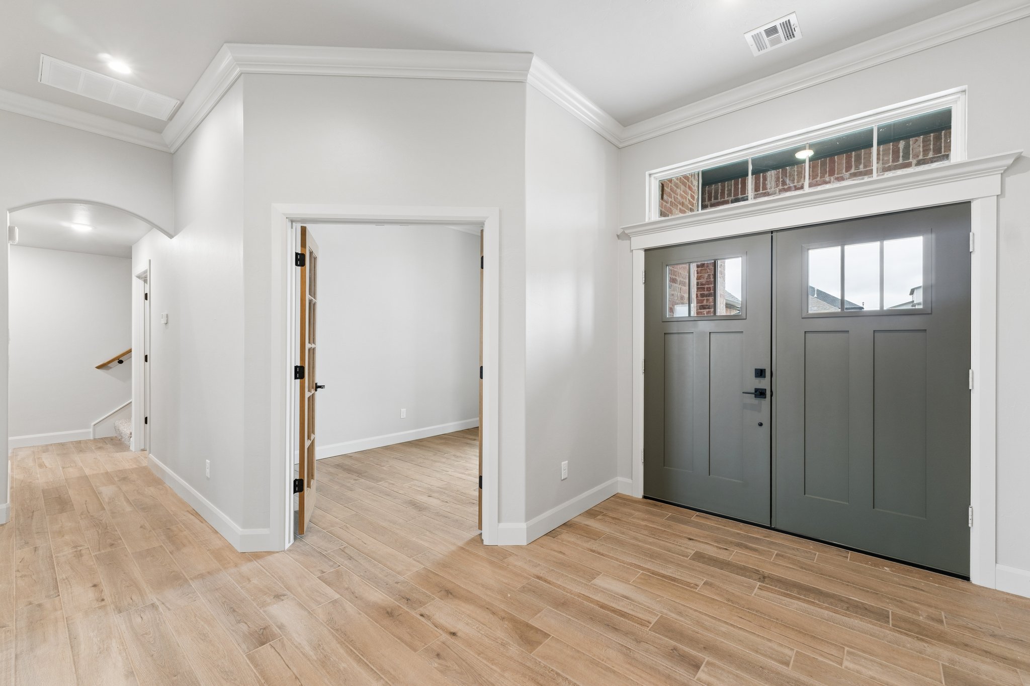 2132 Santa Monica St_007.jpg