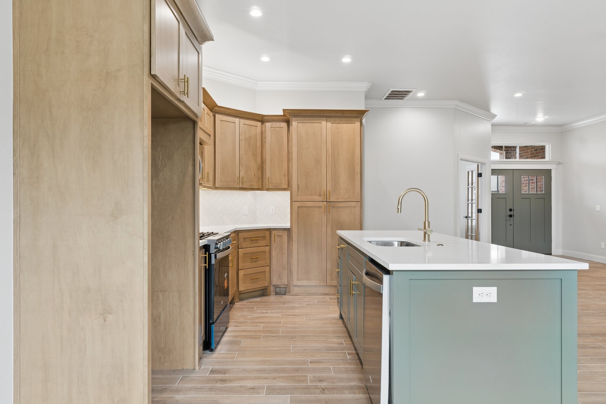 2132 Santa Monica St_018.jpg