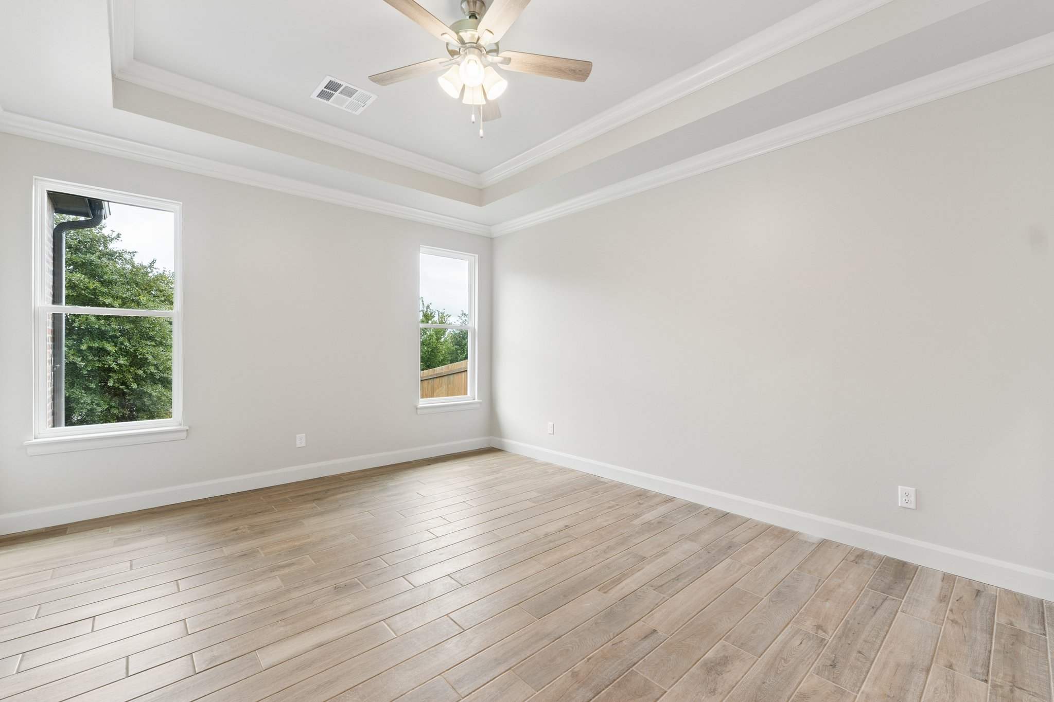2132 Santa Monica St_023.jpg