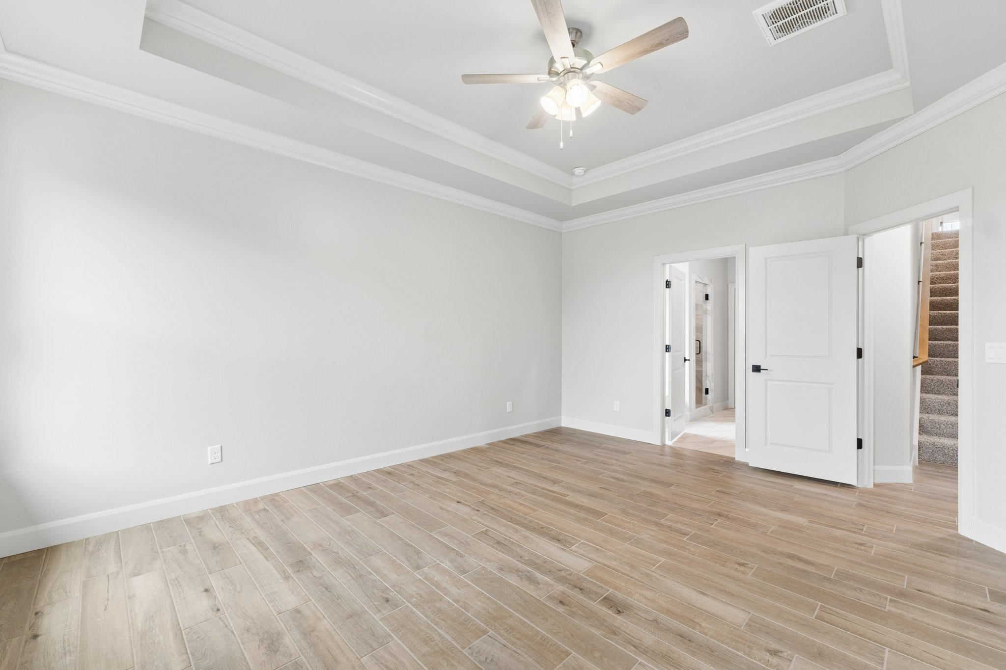 2132 Santa Monica St_024.jpg