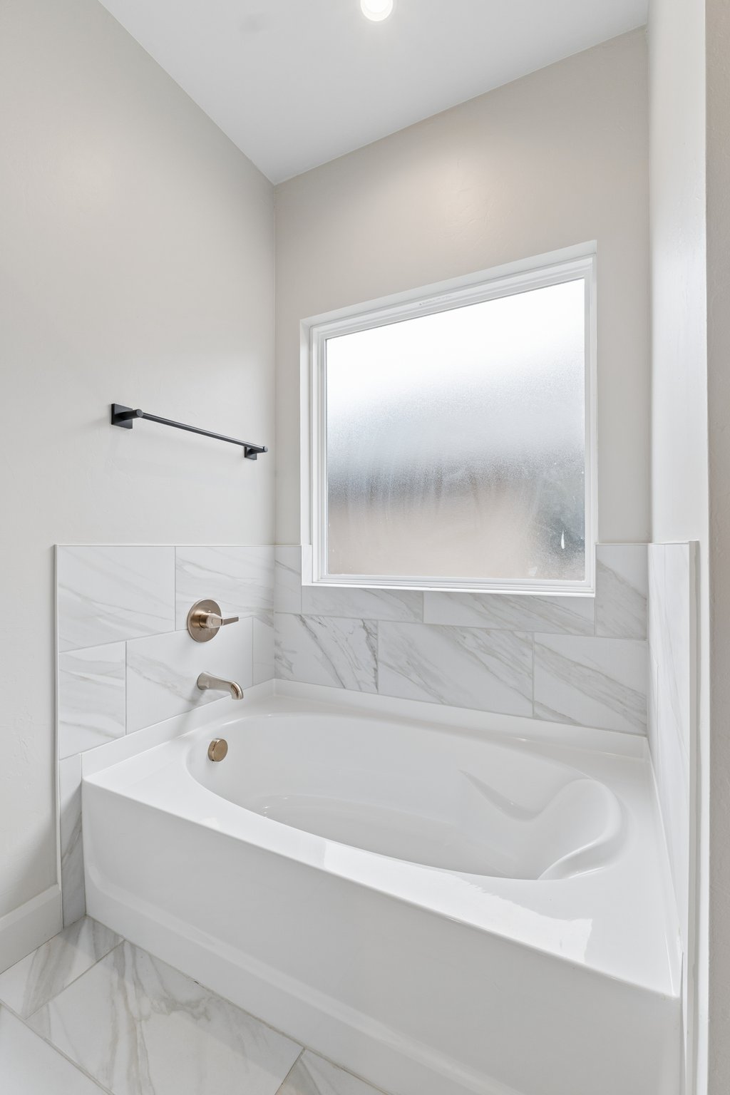 2132 Santa Monica St_029.jpg