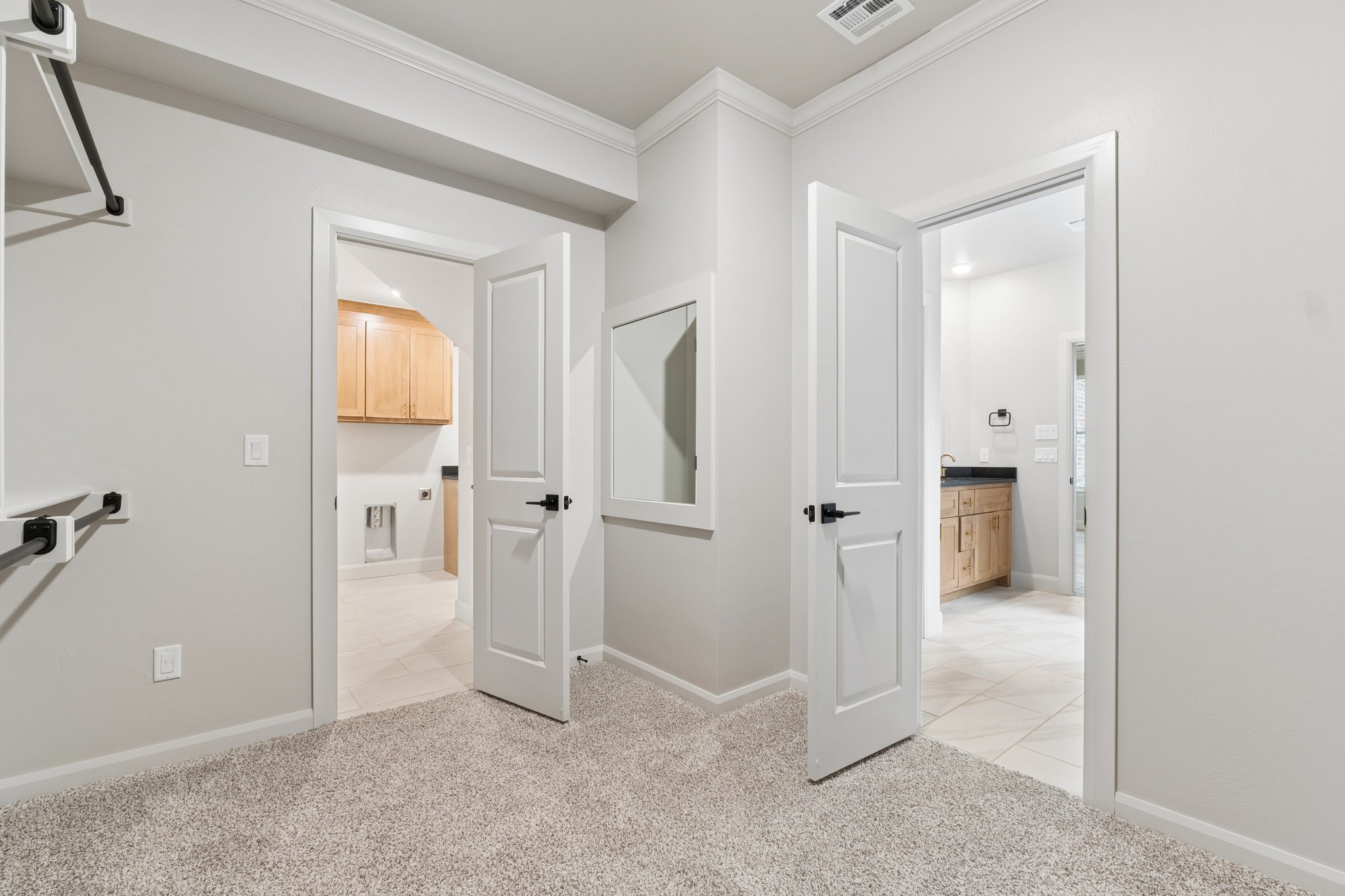 2132 Santa Monica St_031.jpg