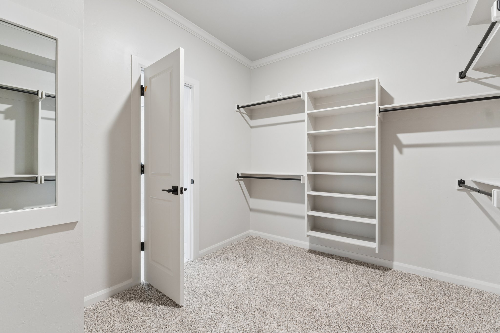 2132 Santa Monica St_032.jpg