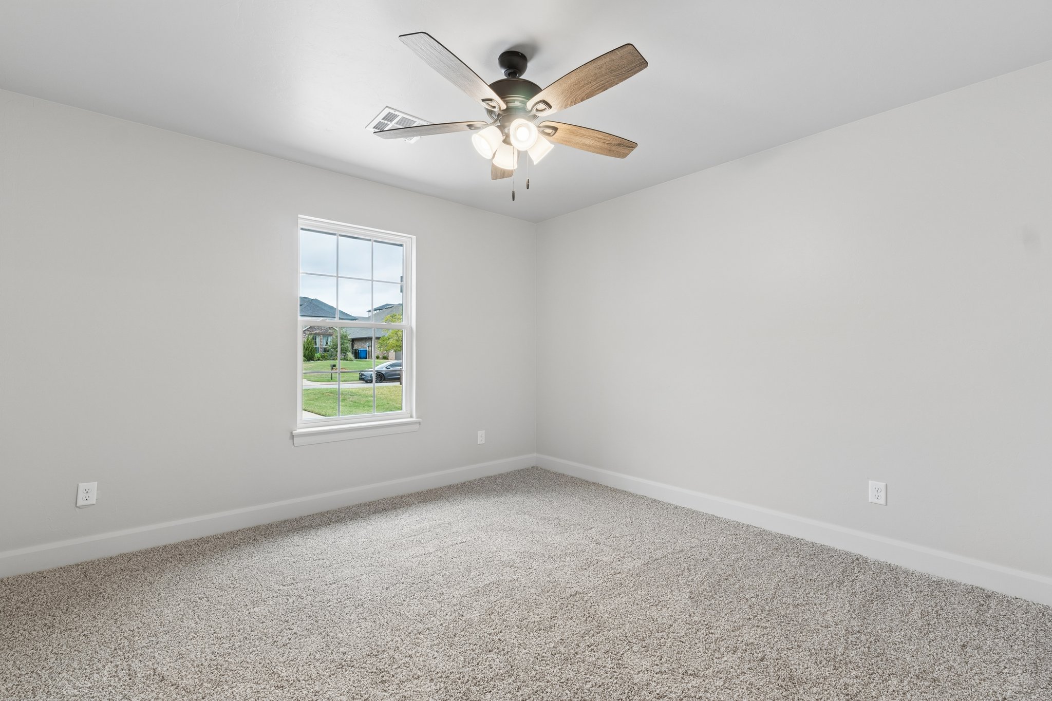2132 Santa Monica St_033.jpg
