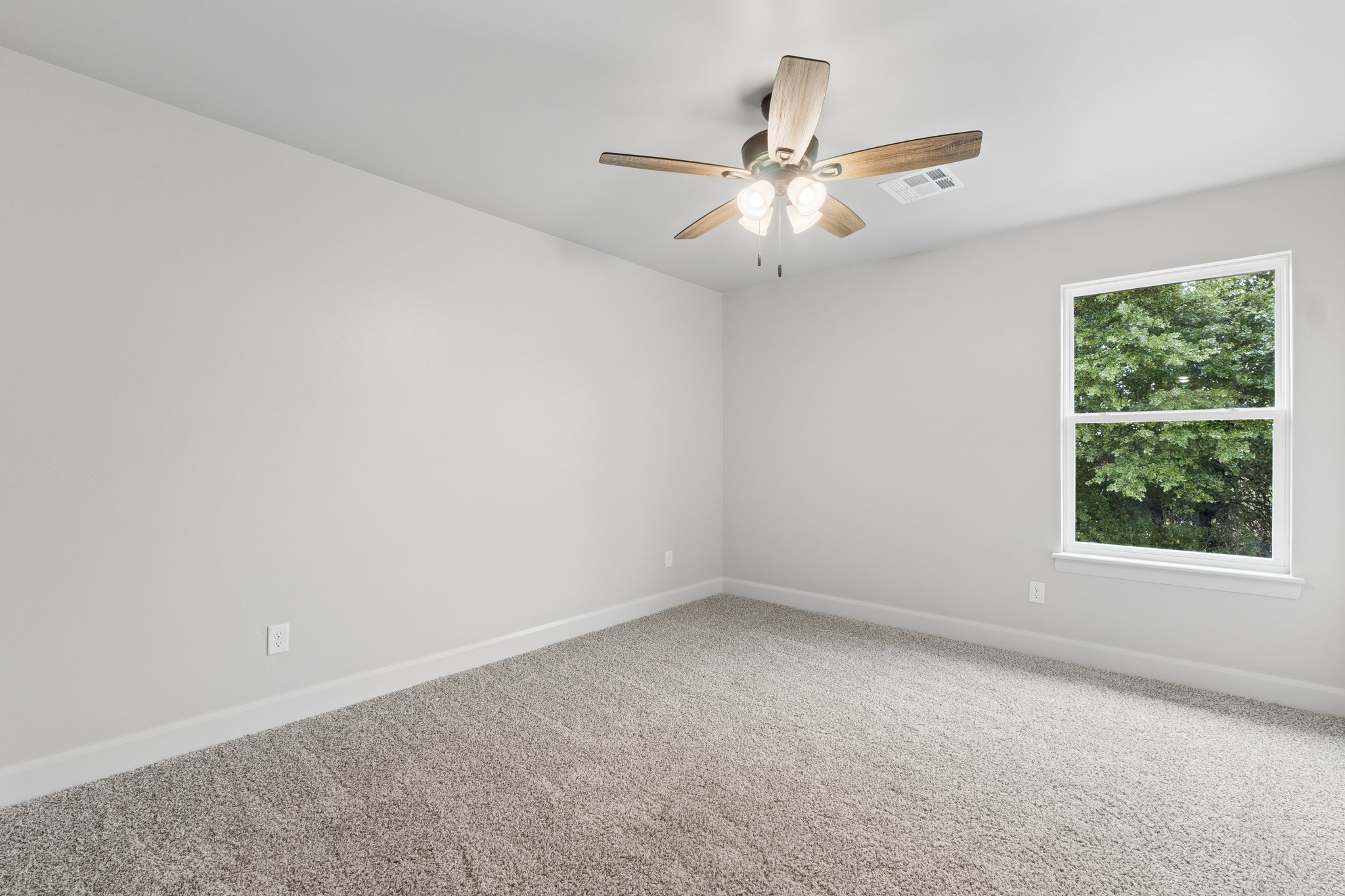 2132 Santa Monica St_037.jpg